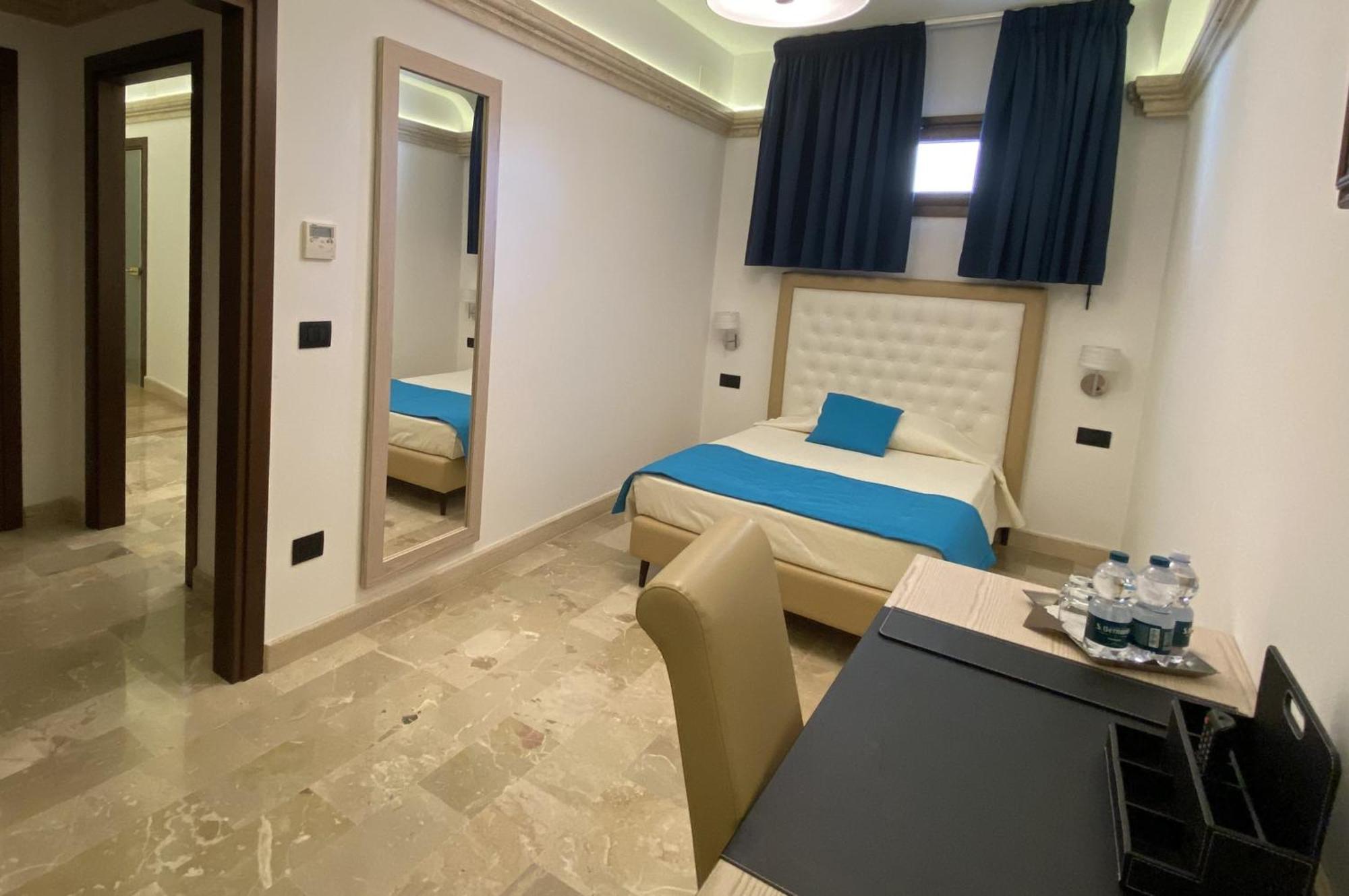 Bhb Hotel 마두리아 외부 사진
