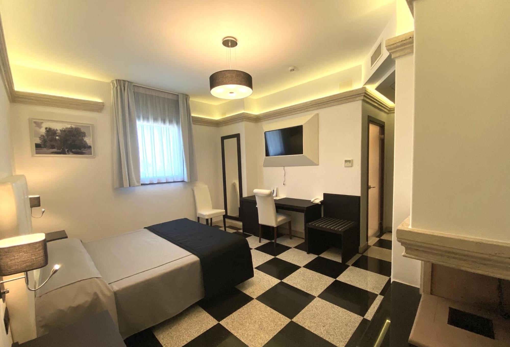 Bhb Hotel 마두리아 외부 사진