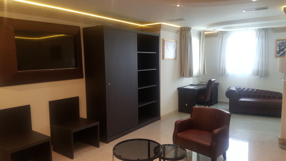 Bhb Hotel 마두리아 외부 사진